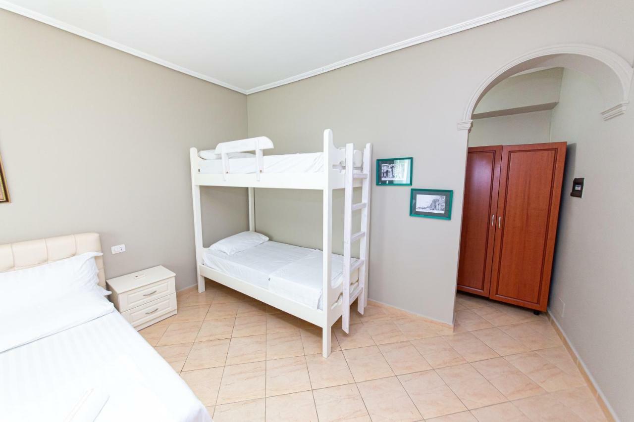 Hotel Roi Radhimë 외부 사진
