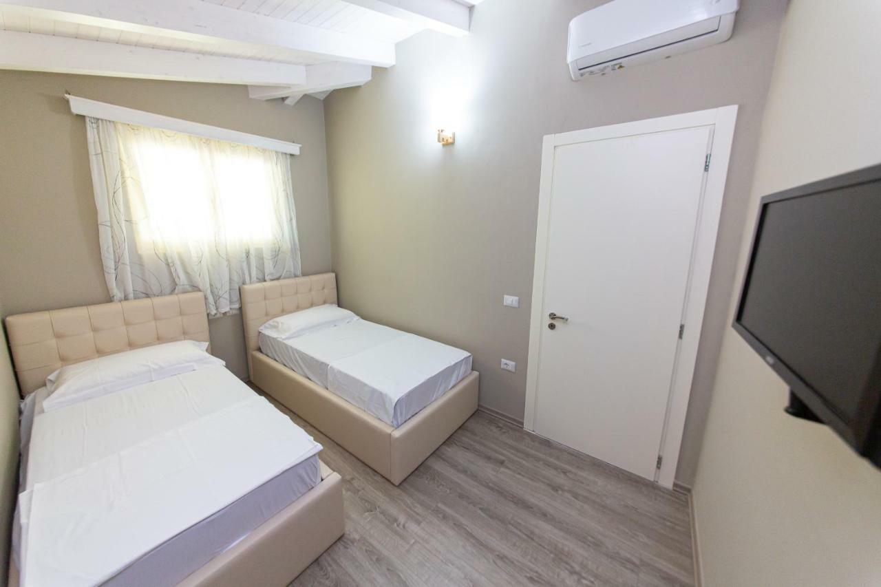 Hotel Roi Radhimë 외부 사진